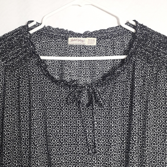 Faded Glory | lightweight Printed flowy top - Picture 2 of 12